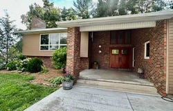 10569 N 525th St., Oblong, IL 62449