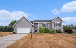14609 Ivorystone Drive NE, Cedar Springs, MI 49319
