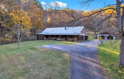 437 Still House Hollow Rd, Saltville, VA 24370-3167
