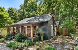 18 Pine  ST, Eureka Springs, AR 72632