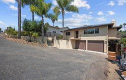 219 Lyon Cir, Vista, CA 92083