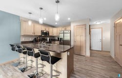 2413 S Ronsiek Ave, Sioux Falls, SD 57106