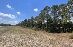 322 James Irwin, La Belle, FL 33935