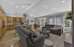 8 ONADOONE Ct, Florence, OR 97439