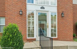 9100 Hawthorne Pointe Dr, Louisville, KY 40272