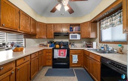 1206 S Bridgeport Pl, Sioux Falls, SD 57106