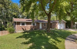 5 Oriole Court, St Charles, MO 63301