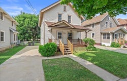 712 W College Ave, Waukesha, WI 53186
