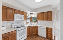 W178n8752 Hope Ln, Menomonee Falls, WI 53051