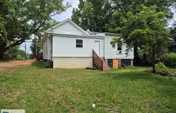 633 KEMPER RD, Danville, VA 24541