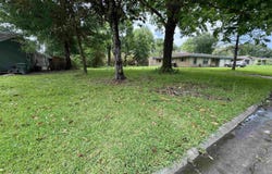 8465 Frazier Dr, Beaumont, TX 77707