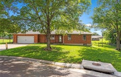 430 Chestnut Drive, Marshall, MO 65340