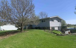 2143 Meekers Landing Road, Oakville, IA 52646