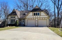 6764 N Park Avenue, Gladstone, MO 64118