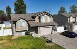 642 N 1725 W, Clinton, UT 84015