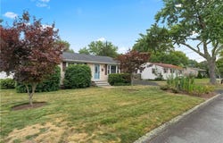 64 Deerfield Drive, Warwick, RI 02886