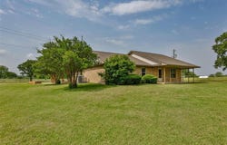 368 Hawkins Road, Whitesboro, TX 76273