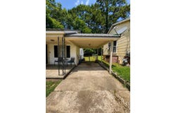 1371 Pine St, Grenada, MS 38901
