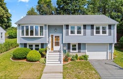 15 Wiseman Dr, Peabody, MA 01960