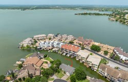 521 Lucy LN, Horseshoe Bay, TX 78657