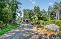 Jacks Paw Lane, Hendersonville, NC 28792
