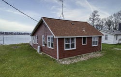 50479 Delling Drive, Dowagiac, MI 49047