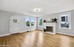 407 W 1St Ave, Lenoir City, TN 37771