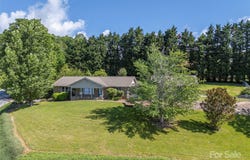 418 Mountain Page Road, Saluda, NC 28773