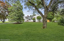 17 Rose Street, Lincroft, NJ 07738