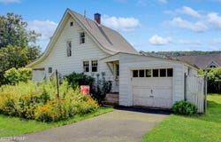 101 Oak Avenue, Matamoras, PA 18336