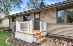905 9th Avenue NW, Waseca, MN 56093