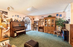1748 Sutter Avenue, Simi Valley, CA 93065