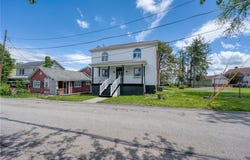 126 N Hitchman St, Mt Pleasant Boro, PA 15666