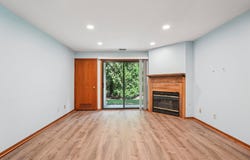 112 E Freistadt Rd, Thiensville, WI 53092
