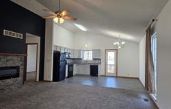 922 Lamont Drive, Lincoln, NE 68528