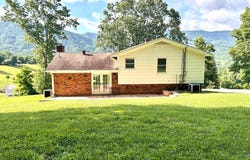 956 Grace St., Pounding Mill, VA 24637
