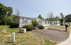 2 Brookside Way, Freehold, NJ 07728