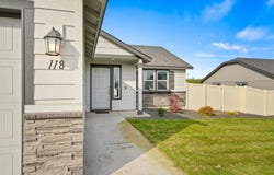 118 Bitters Loop Rd, Grandview, WA 98930