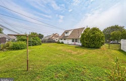 23 NEW POND LANE, LEVITTOWN, PA 19054
