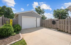 3503 CLOVER HILLS Drive, Bettendorf, IA 52722