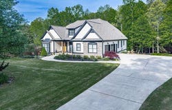 1076 Pinyan, Canton, GA 30115