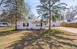 1220 Shultz Street, Waterloo, IA 50707