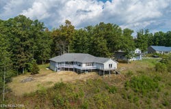 82 Browns Gap Rd, Crossville, TN 38555