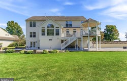 930 HILLCREST Drive, KINZERS, PA 17535