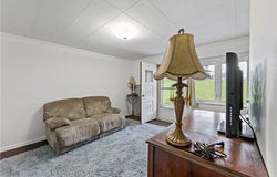 28 Peterson St, Avella, PA 15312