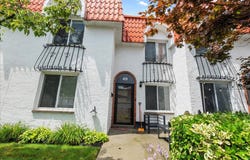 49 Alhambra Drive, Oceanside, NY 11572
