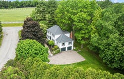 4 Skyview Dr, Walpole, MA 02081