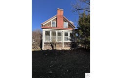 402 S third Street, Clinton, MO 64735