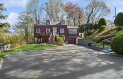 15 Wainscott Lane, East Setauket, NY 11733