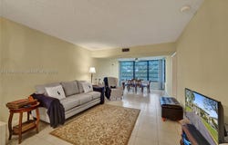 1713 Whitehall Dr, Davie, FL 33324